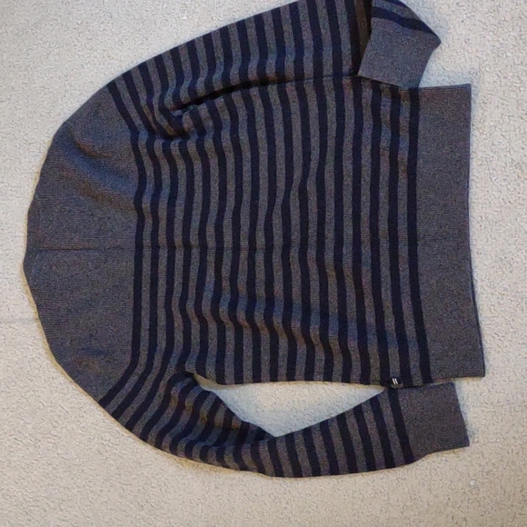 Men's Nautica Sweater. size small. EUC - Picture 3 of 3